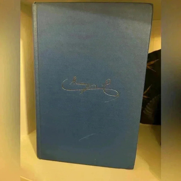 Vintage Book Queen Mary by James Pope-Hennessy - Picture 2 of 11